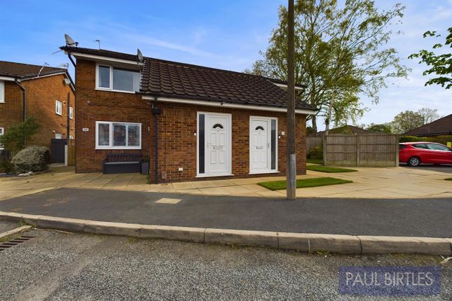 Flat for sale in Lambourn Road, Flixton, Manchester