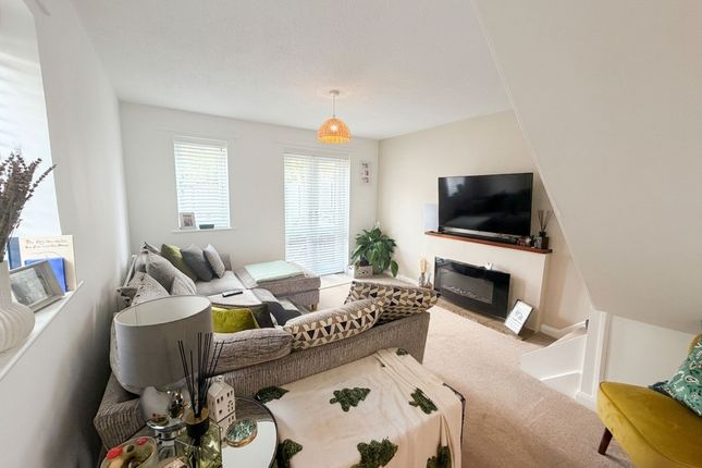 8 York Way, Grantham photo 3