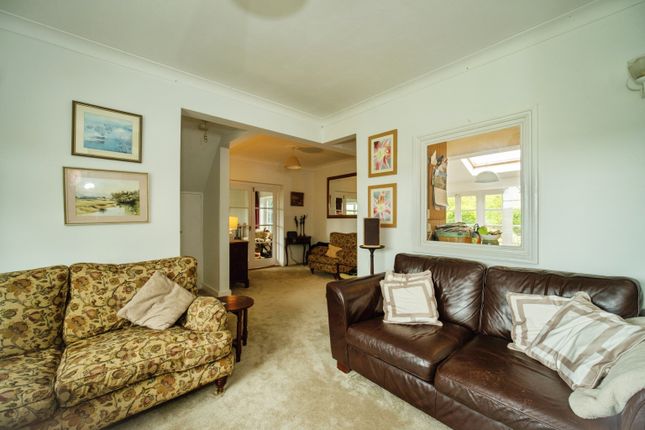 2 West Lodge Cottages, Sutton Common, Hook photo 4