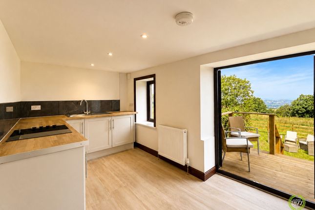 5 Cross Edge, Accrington photo 2