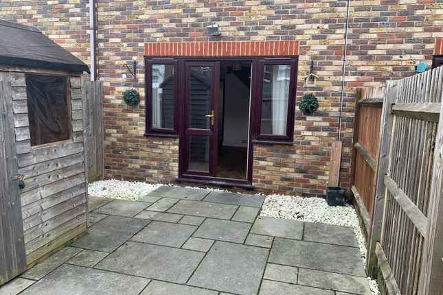 Terraced house to rent in Commercial Road, Tonbridge