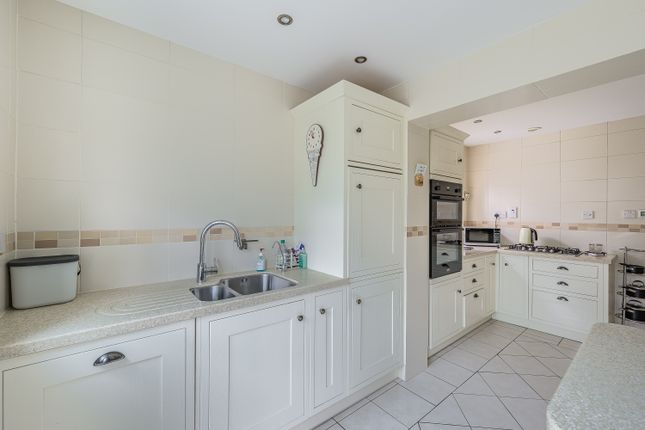 18, Ellesmere Court, Newport photo 4