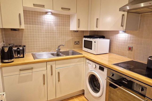 Flat 1, Greyholme Court, The Chase, Hatch End photo 3