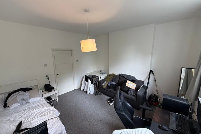 Flat 3, 4, Brook Road, Stockport photo 2