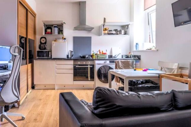 Falconars Court Kitchen (2)