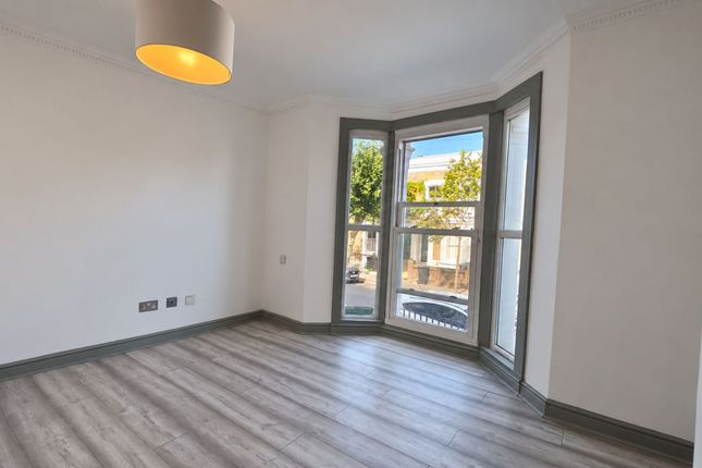 Flat 1, 120 Rushmore Road, London photo 5