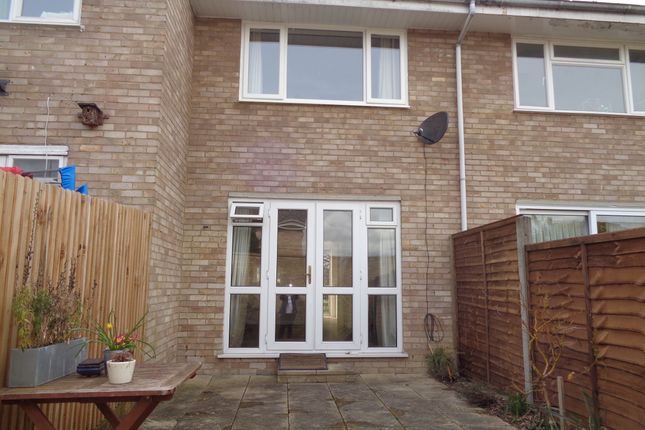 Thumbnail Terraced house to rent in Compton Close, Hook