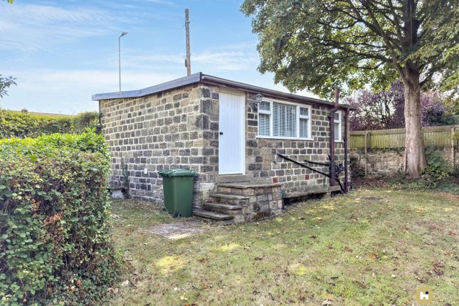 Hall Croft, Stoney Lane, Wakefield photo 4