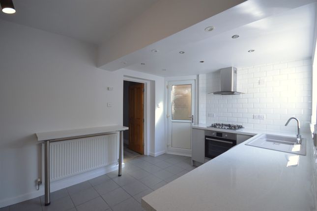 18, Spitalfield Lane, Chichester photo 3