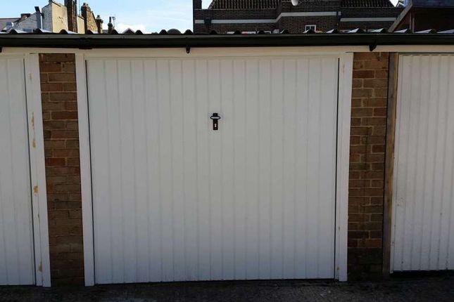 Parking/garage to rent in Garage, Charter Court, New Malden