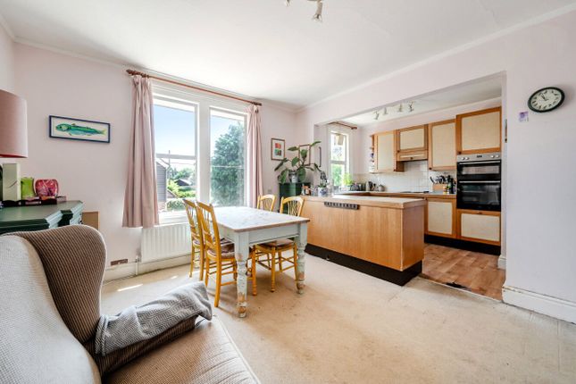 Flat 2, Efford,, Willow Walk, Guildford photo 3