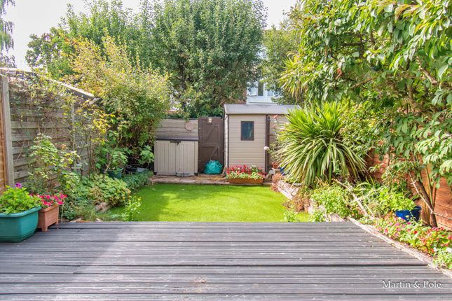 86, Hazel Drive, Reading photo 2
