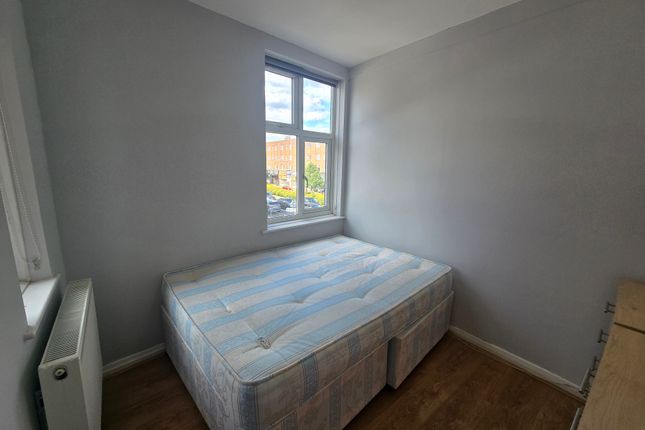 232a, High Road, Loughton, London  photo 5