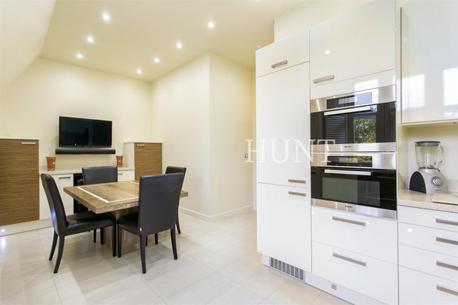 6, Montague House, Woodford Green photo 3