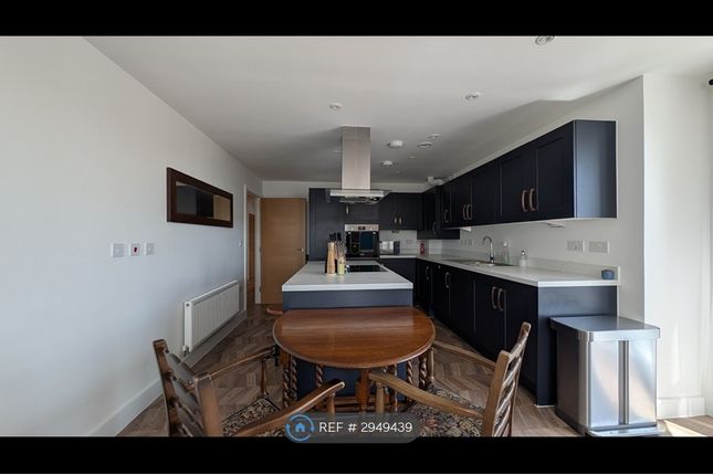 Flat  Johanna House, Mulberry Way, Bath photo 4