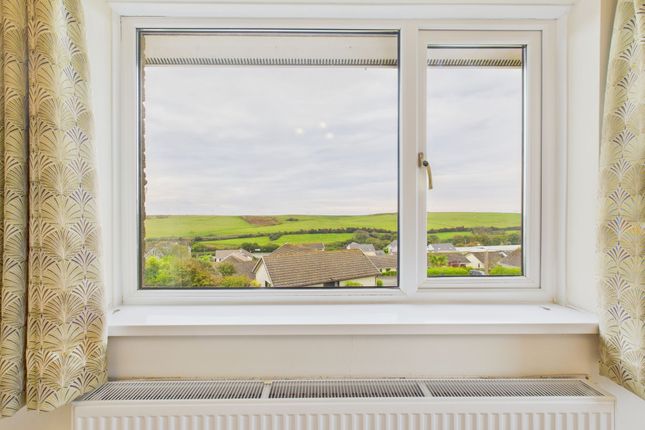 1 Giltar Way, Tenby photo 3