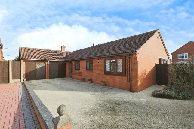 Thumbnail Detached bungalow for sale in Teasel Close, Broomhall, Worcester