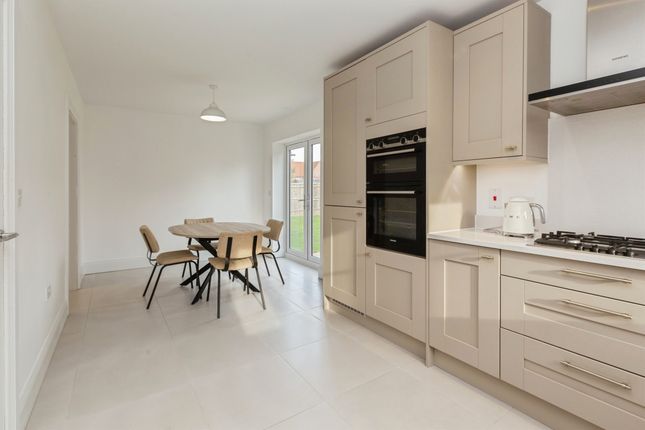 12, Hyde Street, Aylesbury photo 3