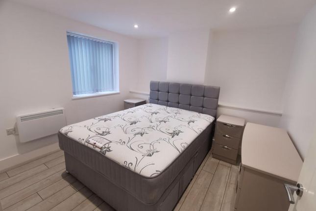 Apartment 4, 33 The Kingsway, Swansea photo 4