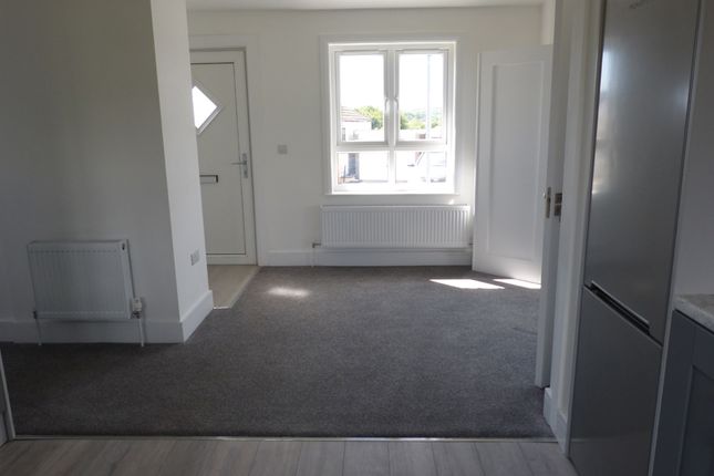 31, Manor Park, Penwithick photo 3