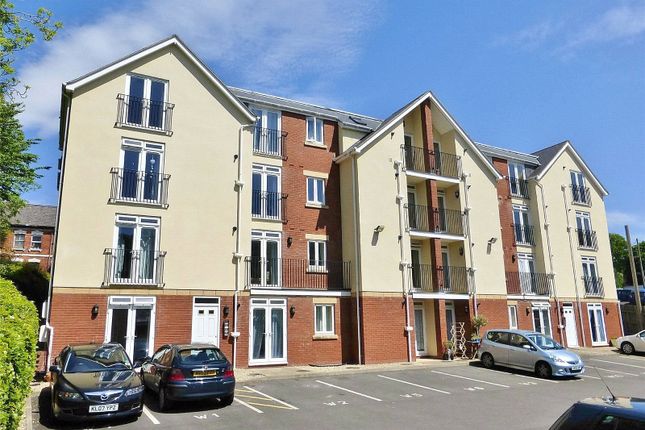 Thumbnail Flat to rent in Wilminton Terrace, London Road, Stroud, Gloucestershire