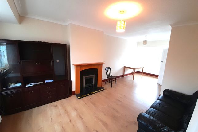 83, Woodrow Avenue, Hayes photo 2