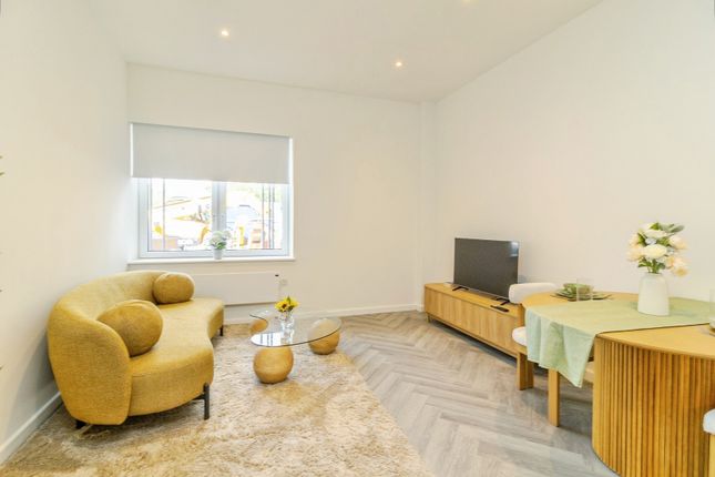 MASTER RECORD Caldecotte House,, Plot 15 Caldecotte Lakes, Milton Keynes photo 4