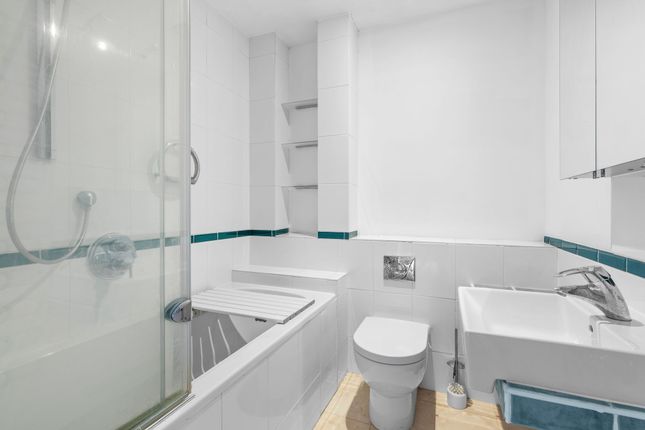 Flat 13, The Hollies Maxwell Road, Beaconsfield photo 4