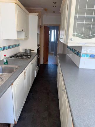 72 Brian Road, Romford photo 4
