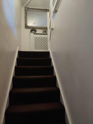 Flat for sale in Worbeck Road, Penge - London