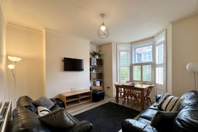 42, Tavistock Road photo 4