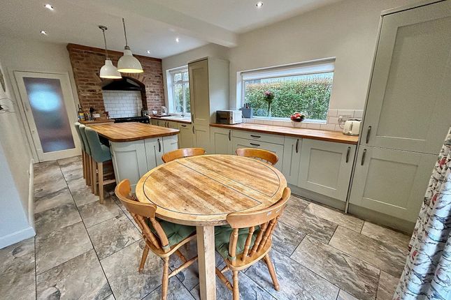 16 Cranmer Road, Manchester photo 2