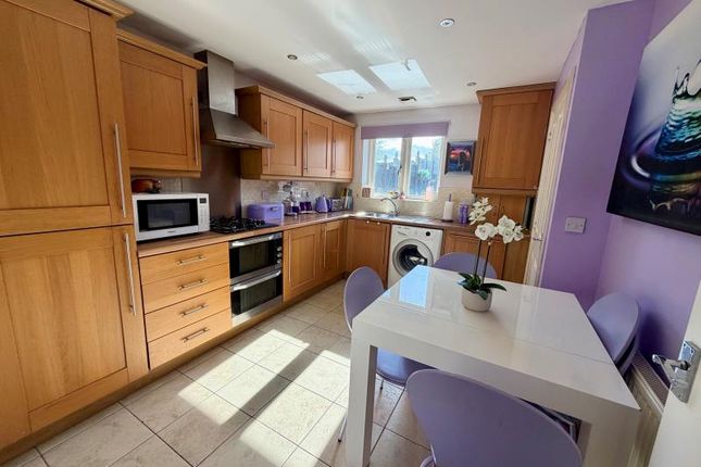 118, Village Drive, Telford photo 3
