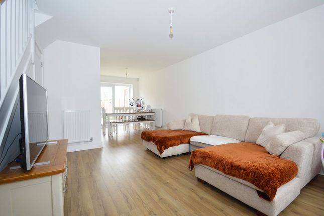 77, Foxglove Way, Sheerness photo 3