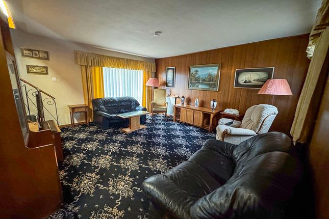 35, Cedar Road, Ayr photo 3