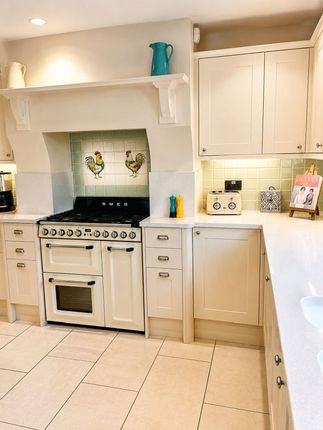 Townshott Cottage, Townshott Close, Great Bookham photo 4