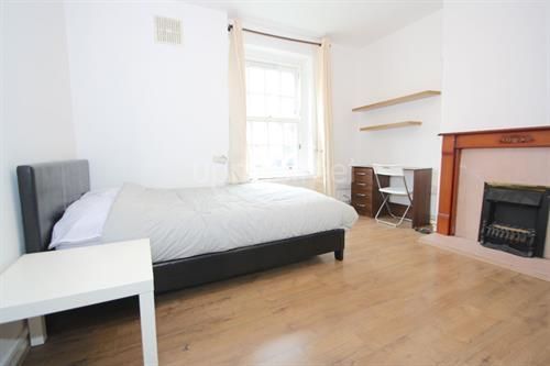 Flat to rent in Chalton Street, Euston