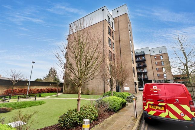 2-bed flat on Flat 46 Affinity Place, 12, Elstree Way, Borehamwood, £299,950
