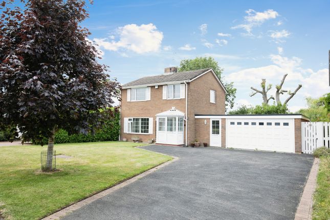 Thumbnail Detached house for sale in The Willows, Stratford-Upon-Avon, Warwickshire