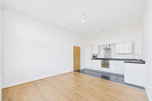 15, Bradley Court, Camberley photo 4