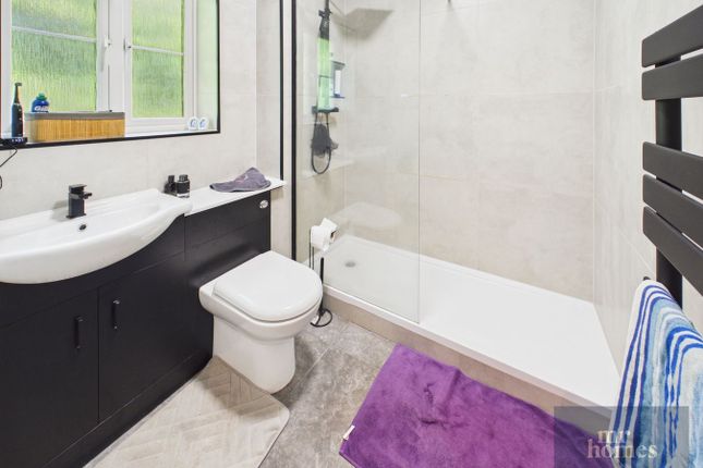 61, Rowsby Court, Cardiff photo 3