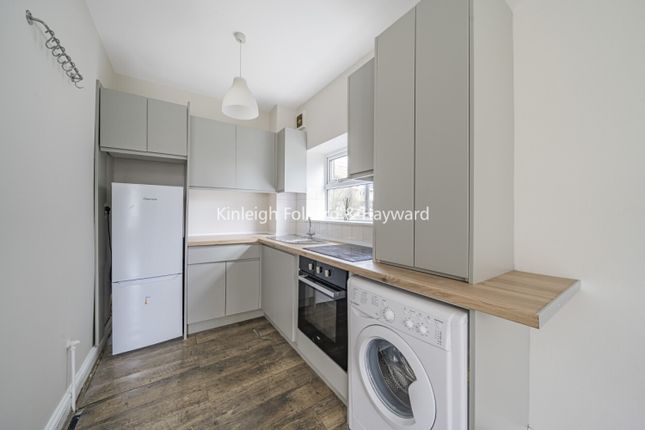Flat to rent in Parkholme Road, London