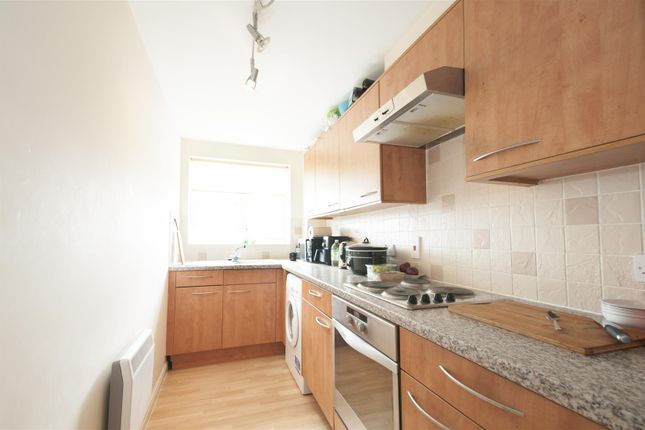 27, Cannon Gate, Slough photo 2