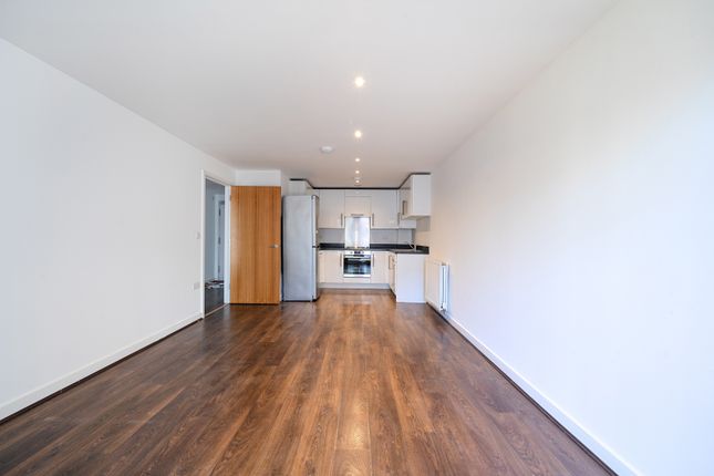 436 East Carriage House, Royal Carriage Mews, London photo 4