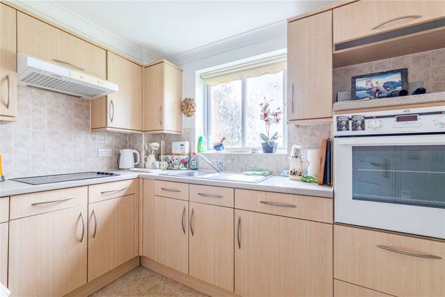 Flat 34, Barnes Wallis Court, 28, Oyster Lane, West Byfleet photo 4