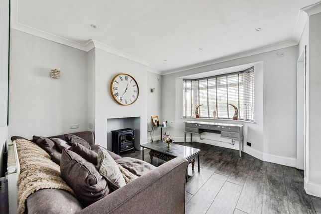 40, Poplar Avenue, Swindon photo 4