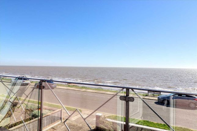 Cliff Parade, Walton on the Naze photo 4