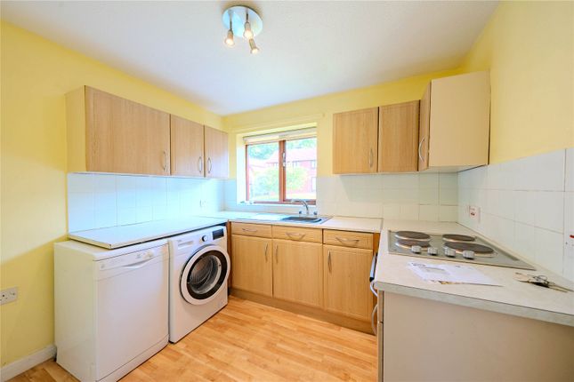 17, Maple Croft, Leeds photo 3
