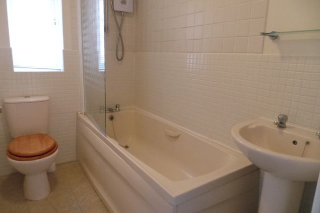 19, Dean Road, North Lincs photo 4