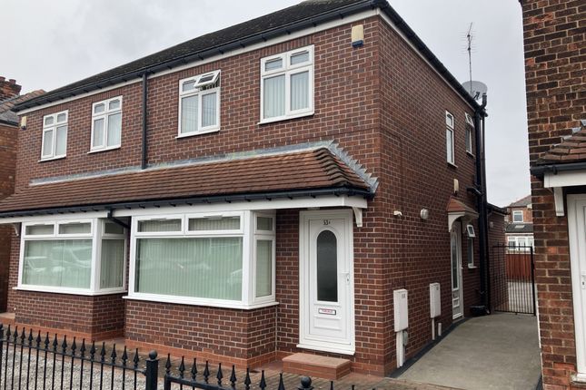 Thumbnail Flat to rent in Bedford Road, Hessle
